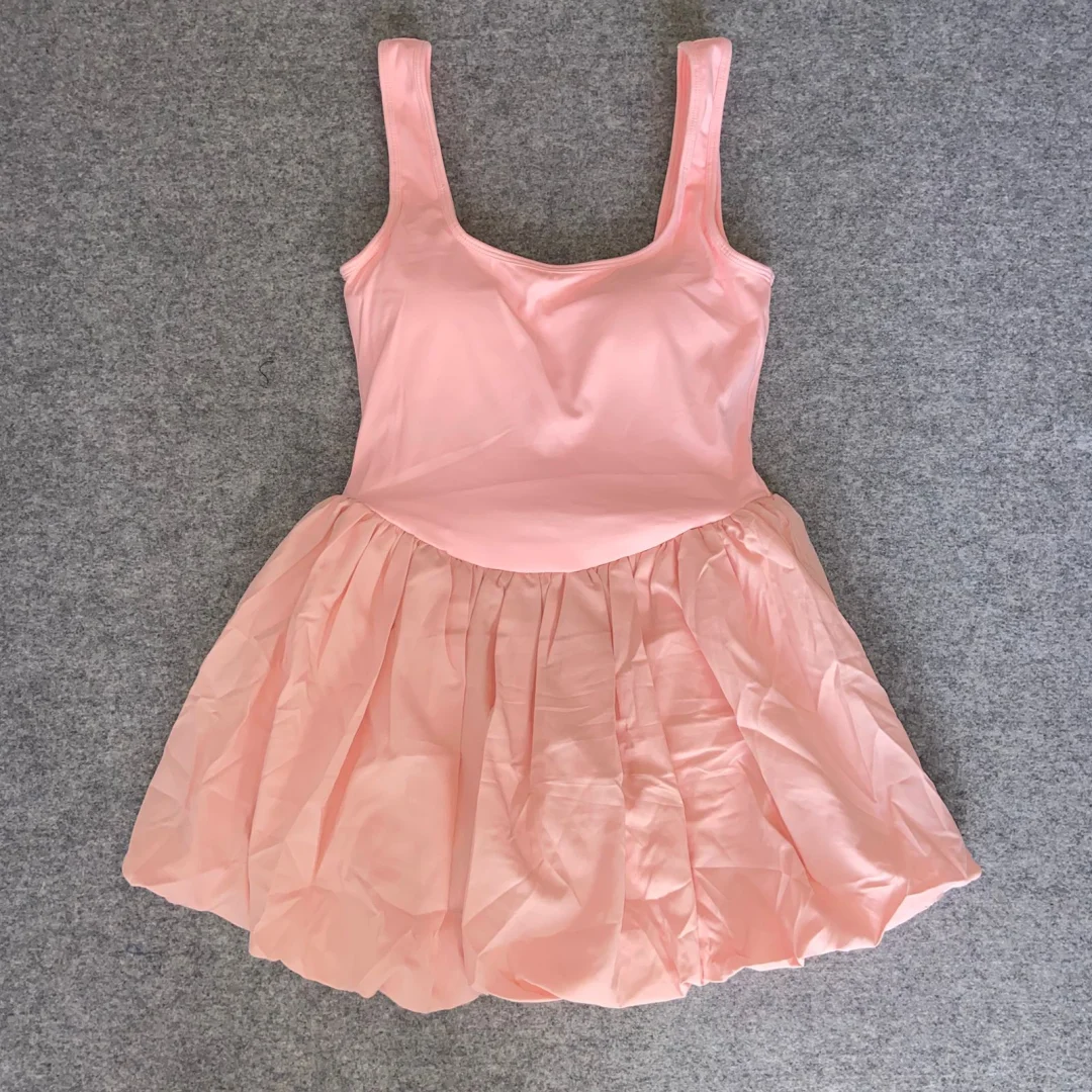 VESTIDO CON VOLADO IMPORTADO