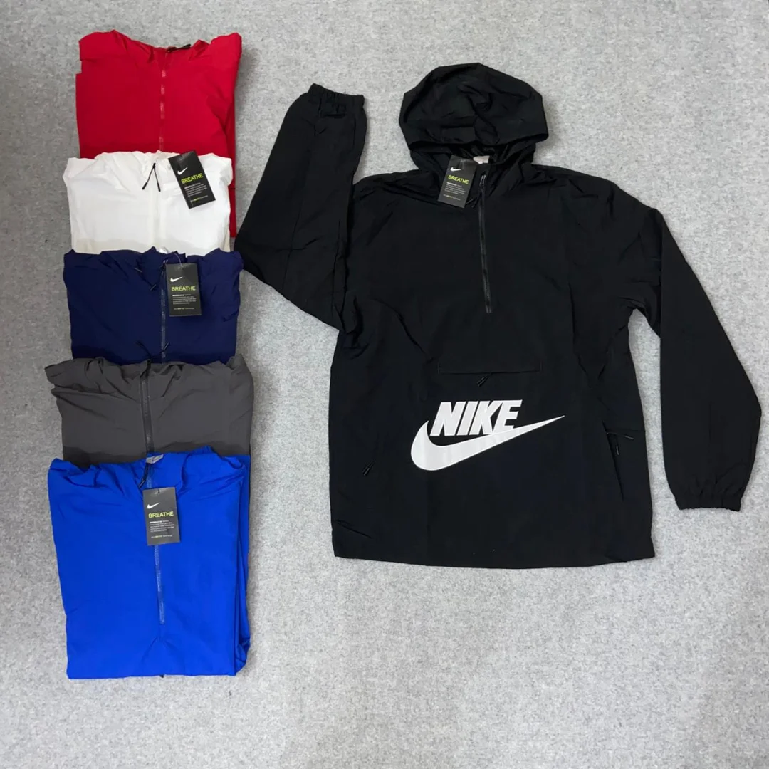 NIKE ROMPEVIENTO 
