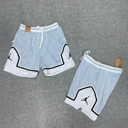 SHORT JORDAN 23 GRIS CLARO