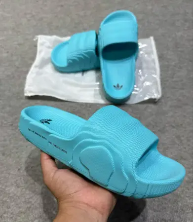 OJOTAS ADIDAS ADILETTE